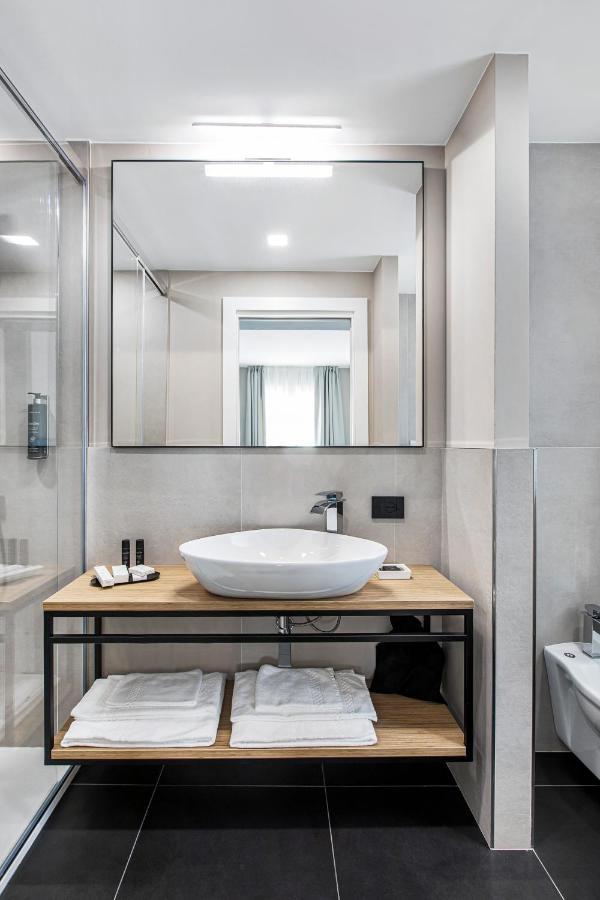 Reflection Boutique Hotels Тосколано-Мадерно Екстер'єр фото